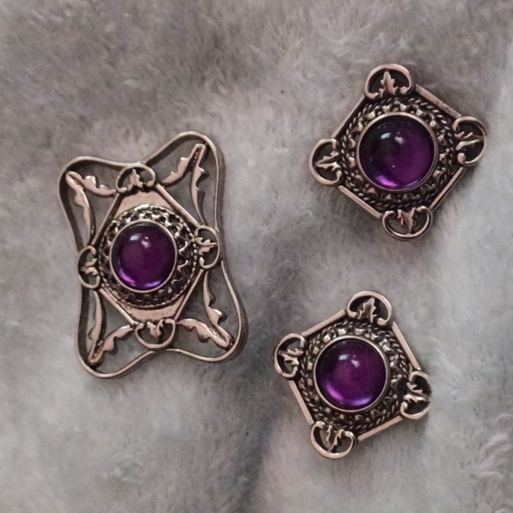 Vintage Avon  Purple Glass Cabochon & Silver Plated  Brooch Matching Earrings
